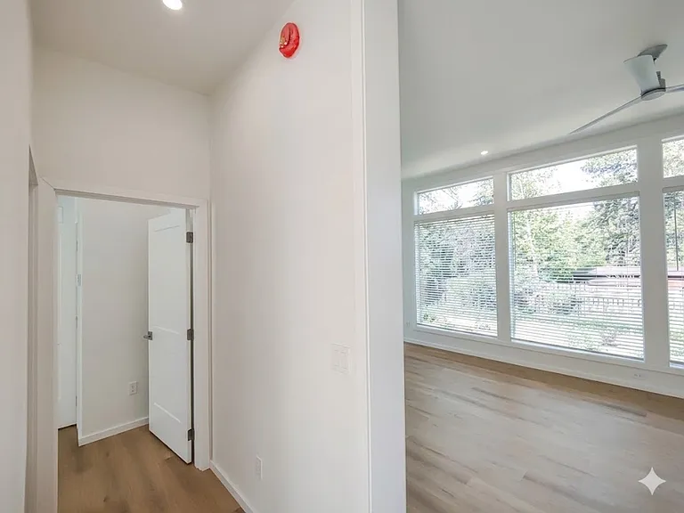 746 NE Revere Ave — Photo 4
