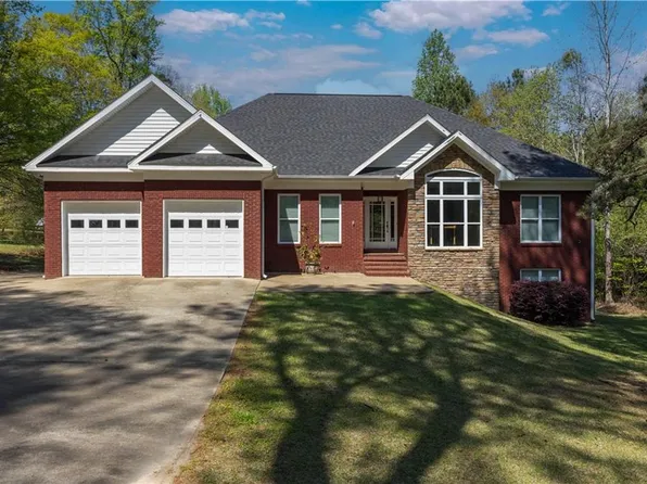 337 Walker Dairy Rd, Smiths Station, AL 36877