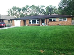 23W745 Pine Ave, Roselle, IL 60172