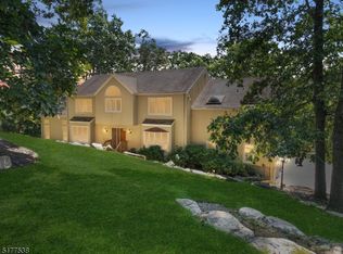 14 Lenore Rd, Califon, NJ 07830