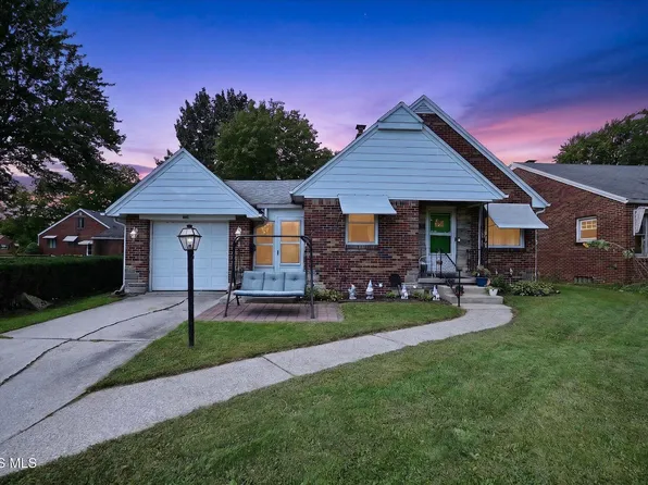 426 S Berlin Ave, Oregon, OH 43616