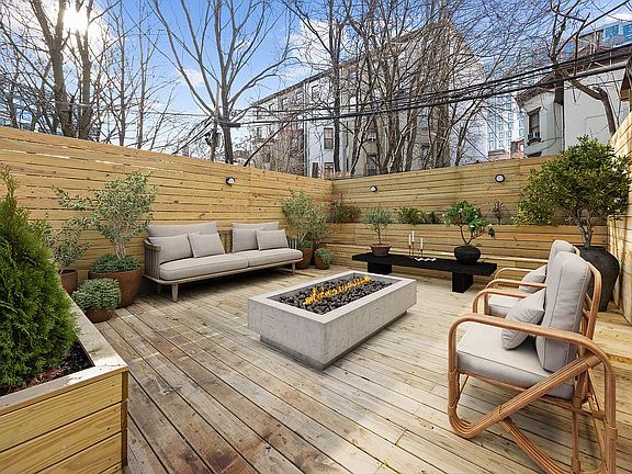 5th image of 1118 Fulton St #1R