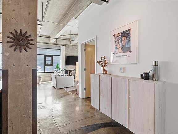 4th image of 360 W Pershing Rd APT 190