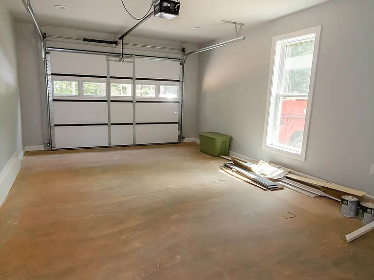 143 Reichard Dr — Photo 5