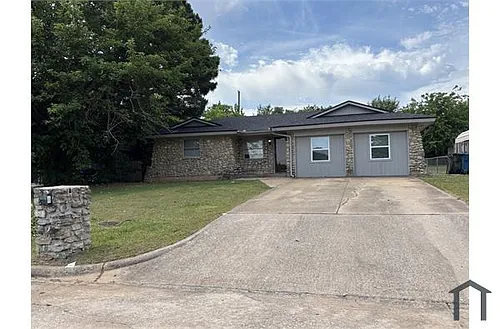 9204 Jennifer Pl Photo 1