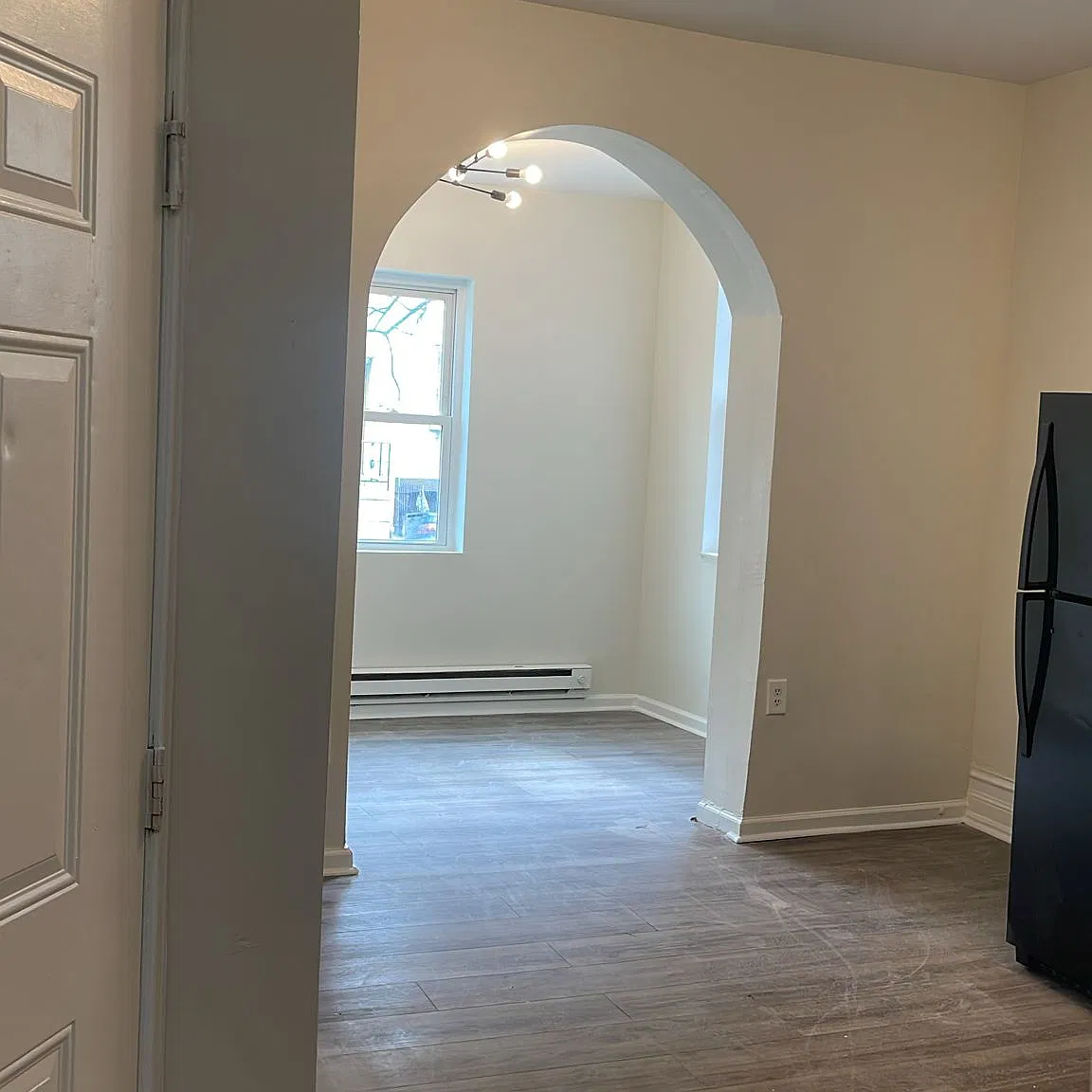 4 bed, $1,350 — Photo 2