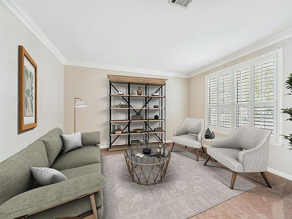 3rd image of 2439 Edgewood Dr