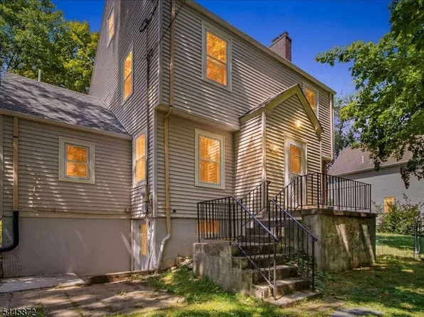 35 Jordan Ter, Dover Town, NJ 07801