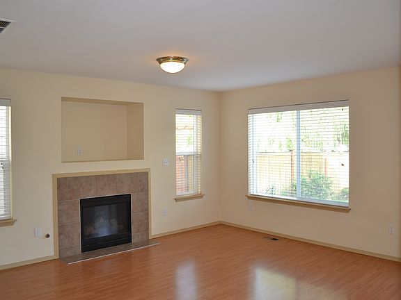 4th image of 11213 186th Street Ct E