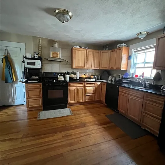 152 Kelton St #1 — Photo 9