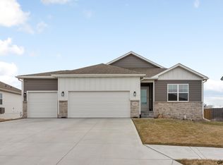 420 N 10th Ave, Springfield, NE 68059