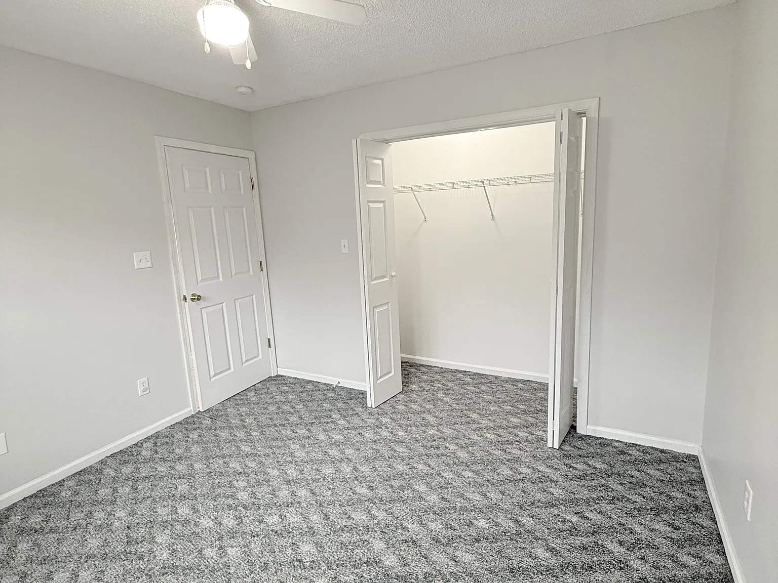 1132 Lancelot Lane - . — Photo 4