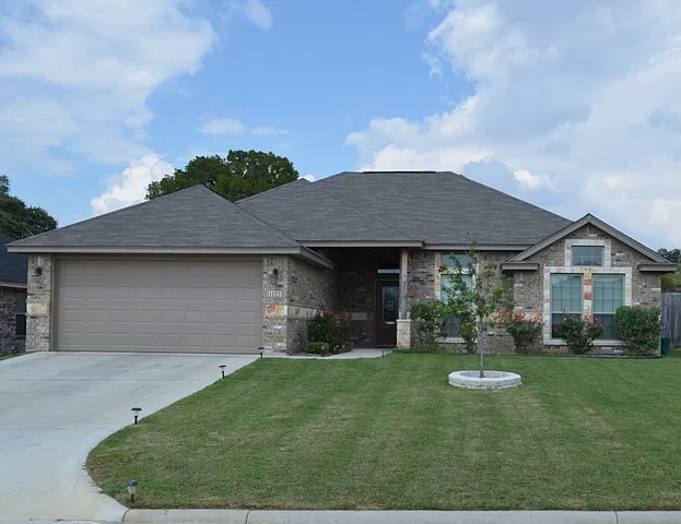1122 Chaucer Ln