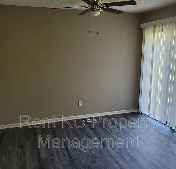 7013 Orchard St — Photo 5