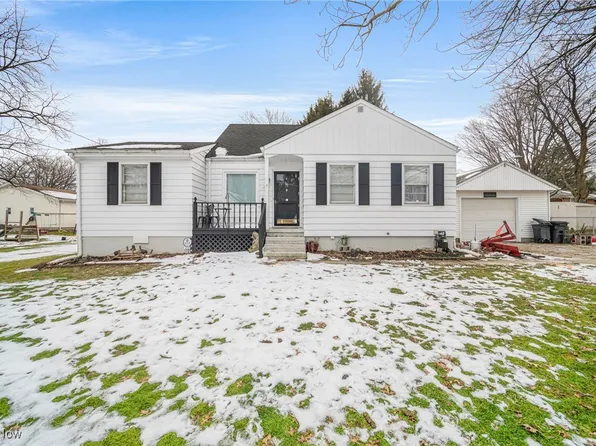 1018 Valley St, Ashtabula, OH 44004