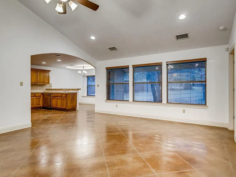 300 S Venture Blvd — Photo 3