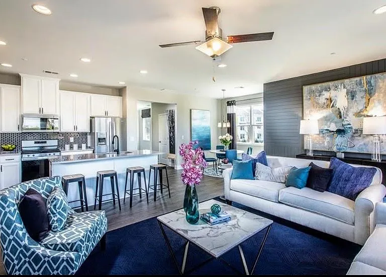 120 Addison Way #120 — Photo 3