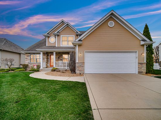 12726 Massachusetts St, Crown Point, IN 46307