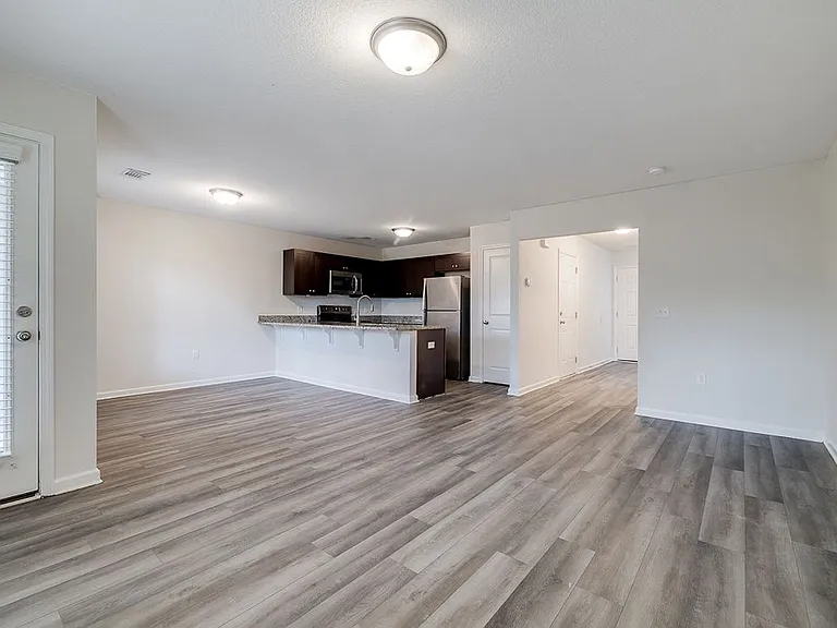 104 Barfield Way — Photo 7