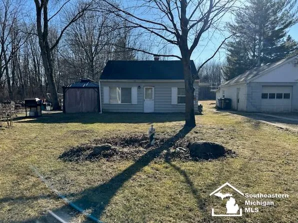 7963 S Stoney Creek Rd, Carleton, MI 48117