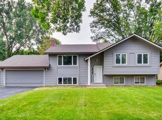 7470 Berkshire Way N, Maple Grove, MN 55311