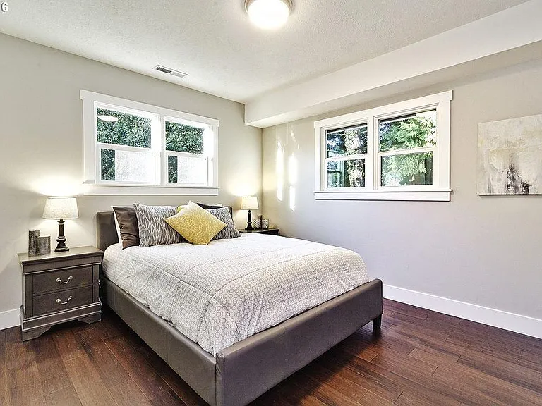 10044 SW 35th Ave — Photo 5