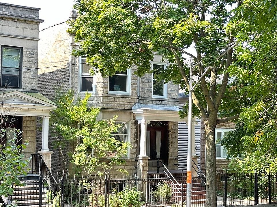 1st image of 2042 N Sawyer Ave #3