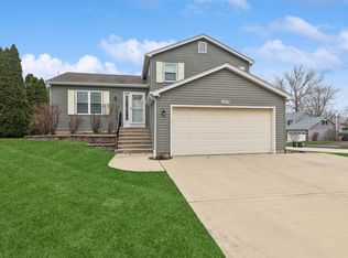 6609 Oak Tree Trl, Woodridge, IL 60517