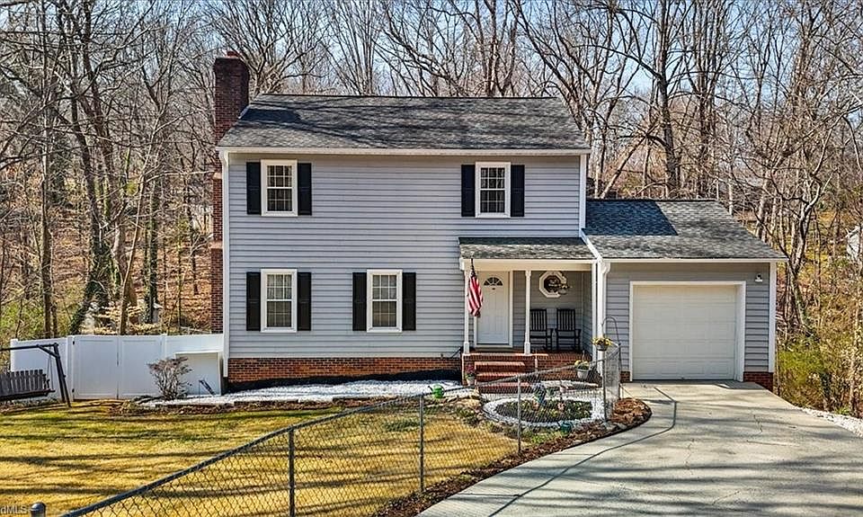 1st image of 925 Tamworth Rd