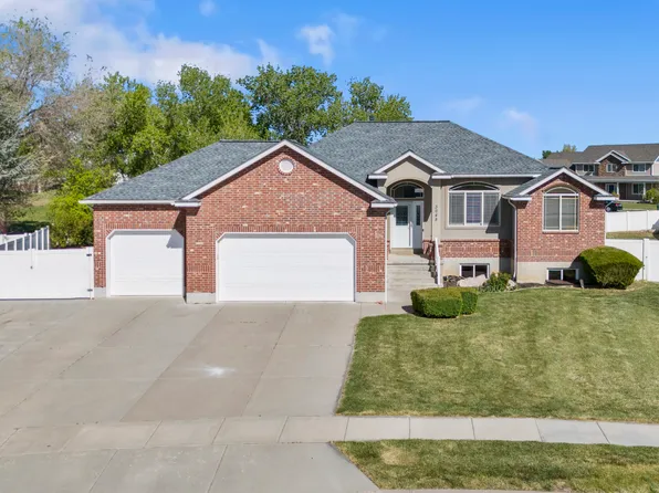 3648 Troon Dr, Syracuse, UT 84075