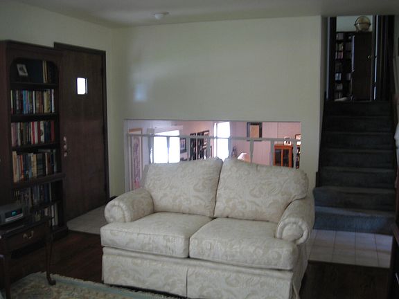 3rd image of 10453 S Stowe Ct