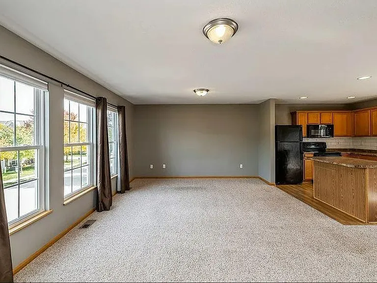 15506 Townsend Ave — Photo 11