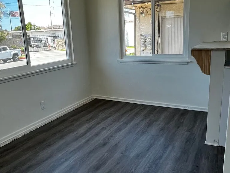 12516 Truro Ave — Photo 5