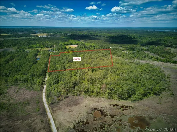 2683 Guinea Cir, Hayes, VA 23072