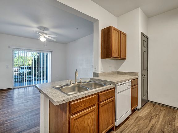 2nd image of 2201 Montopolis Dr #210