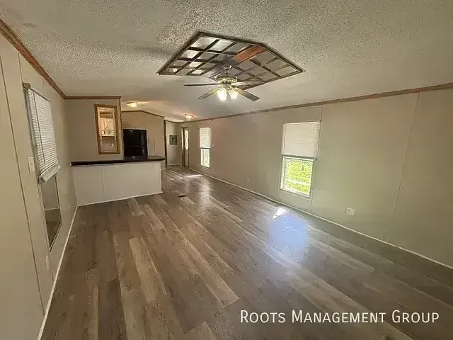 2 Bed 1 Bath Home Available for Lease at Royal Highlander - Apply Now! — Photo 1
