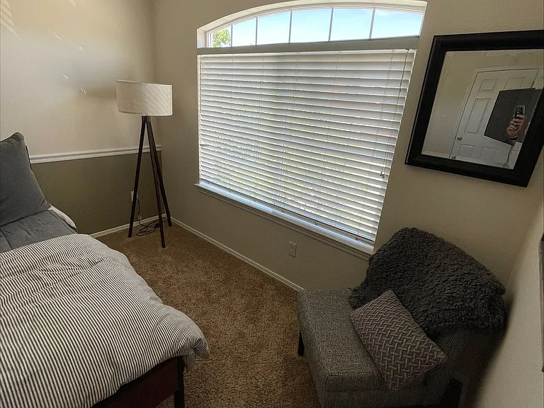 7412 Peregrine Rd NE — Photo 21