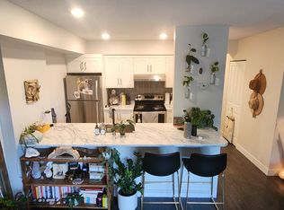 1968 W 2nd Ave #203, Vancouver, BC V6J1J3