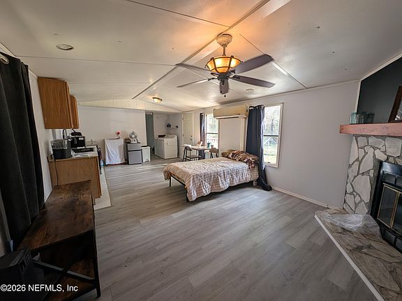 3rd image of 114 DURDEN Road