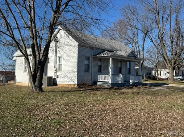 1227 N Washington Ave, Union, MO 63084