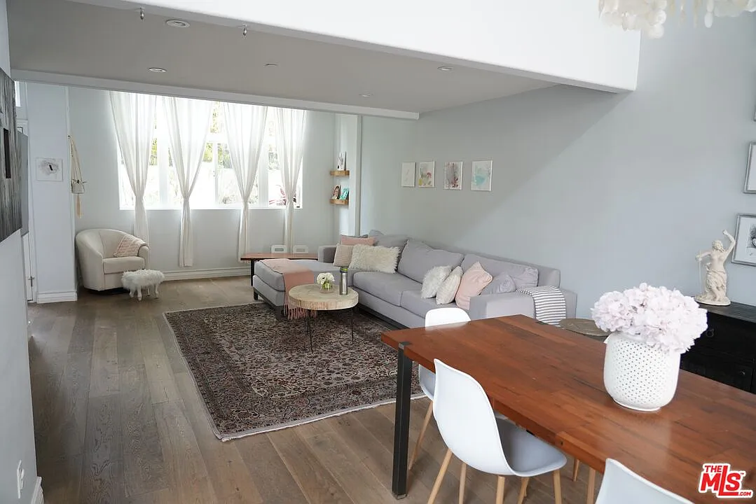 3 bed, 3.0 bath, 1694 sqft, $8,200 — Photo 3