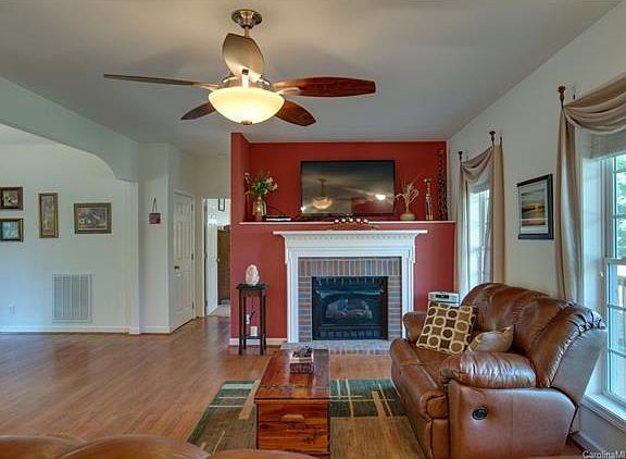 4th image of 103 Sparta Dr