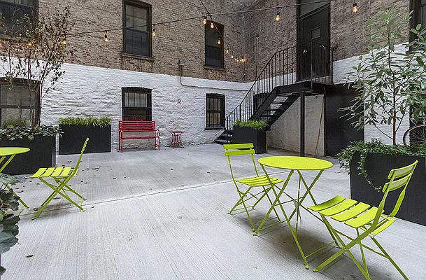 Rented by REAL New York | media 11