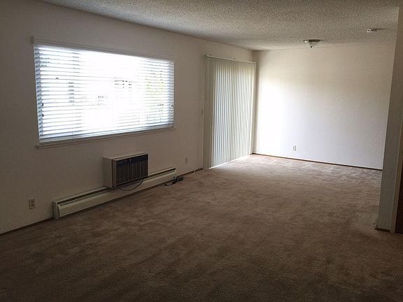 4th image of 1595 Brookvale Dr APT 5