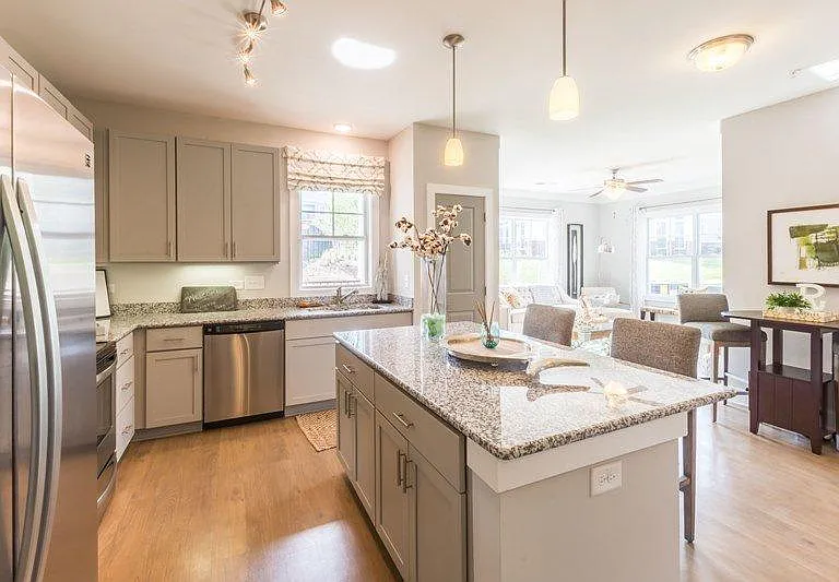 4531 Langdon Dr — Photo 2