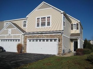1980 Cobblestone Dr, Carpentersville, IL 60110