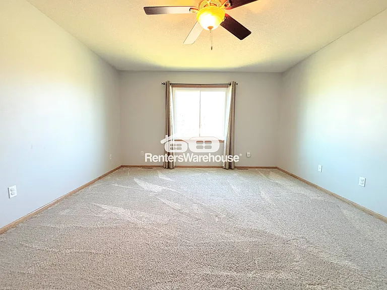 330 NE Cardinal Ln — Photo 23
