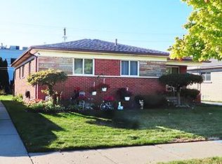 23151 Beverly St, Oak Park, MI 48237