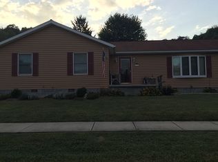 545 Maple Ave, Philippi, WV 26416