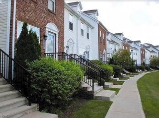 1006 Hartford Village Blvd, Columbus, OH